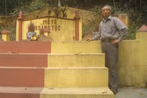 Bát hương trên mộ tự bốc hoả dù không có gió