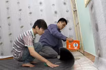 Chuyên gia bật mí cách lát sàn nhựa phẳng và đẹp