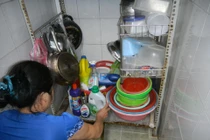 Nguy cơ nhiễm độc từ rác thải hóa chất trong gia đình