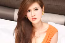 Đinh Phương Ánh khoe vòng một căng tròn trong phòng ngủ