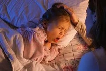 Ho rũ rượi và ngưng thở là biểu hiện của ho gà