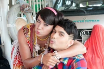 Xem Ngô Kiến Huy giả gái