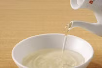 Mẹo khử mùi thuốc lá ám trong nhà