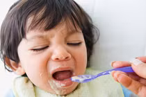 Trẻ uống thuốc chống nôn mà vẫn nôn