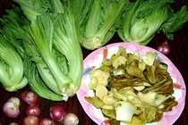 Dưa muối mặn có làm chết giun sán không?