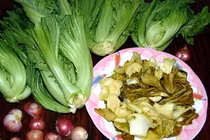 Dưa muối mặn có làm chết giun sán không?