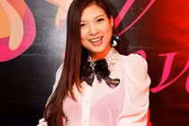 Phạm Thanh Thảo diện áo mỏng, khoe nội y