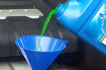 Thay nước lã làm mát khiến xe hỏng