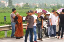 Việc “nhất bộ nhất bái” nên được hành xử Từ Bi