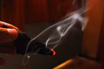 Về Kbang nghe chuyện gỗ sưa dùng làm...củi đốt