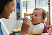 Món ăn, bài thuốc phòng chứng ra nhiều mồ hôi ở trẻ