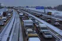 Tắc đường 200 km ở Nga