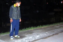 Uống bia tranh luận tuổi tác, bị đâm nhập viện