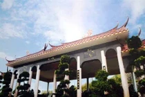 Kinh ngạc những ngôi mộ trăm tỷ đồng ở miền Đông