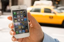 Khi nào Vinaphone, Viettel bán iPhone 5?