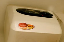 Quá tải do bật bình nước nóng 24/24