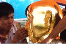 Chiêm bái tôn tượng Phật Hoàng Trần Nhân Tông được dát vàng