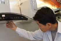 Cách bật máy hút mùi khi nấu ăn