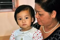 Giải cứu bé gái 1 tuổi bị hàng xóm bắt cóc