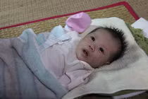 Lại phát hiện bé sơ sinh bị mẹ bỏ rơi trên phố