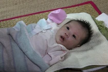 Lại phát hiện bé sơ sinh bị mẹ bỏ rơi trên phố