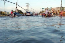 “Đường thành sông” ở TPHCM: Bắc thang lên hỏi “ông giời“?