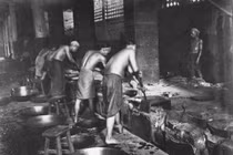 Ảnh hiếm về nhà máy thuốc phiện khủng ở Sài Gòn xưa