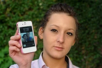 Người đẹp lộ hết thông tin vì iCloud của iPhone