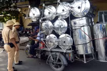 Lái xe ba bánh viện cớ “bố tôi là thương binh”