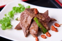 Gan lợn giúp chữa ù tai, khô mắt