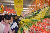 Hà Nội “cháy” mứt Tết