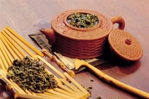 Xơ gan vì nhai chè khô