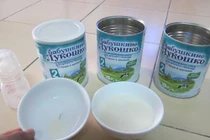 Phát hiện cặn đen trong sữa bột cho trẻ sơ sinh