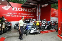 Xe máy hét giá cao vì... ế