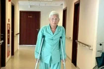 Phục hồi đôi chân nhờ thay khớp gối tại Vinmec