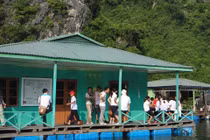 “Lớp học dập dềnh“