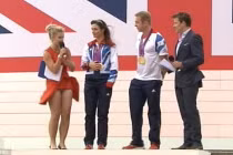 Sao TH bị thổi tốc váy trong chương trình trực tiếp