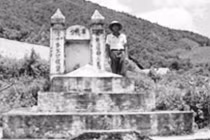 Chuyện bí hiểm về ngôi mộ thờ “Mẫu Khuyển“