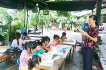 Lớp học bên cái ao bèo cạnh... Phú Mỹ Hưng