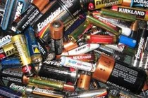 Không dùng lẫn các loại pin sạc