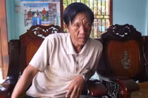 Trải lòng của người đàn ông 30 năm ăn côn trùng sống