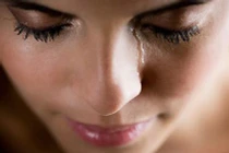 Gặp họa vì “khâu khâu, vá vá” để “loè” chồng