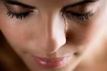 Gặp họa vì “khâu khâu, vá vá” để “loè” chồng