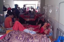 Ngộ độc thực phẩm 150 người nhập viện