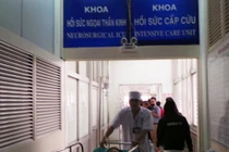 TP.HCM: Thai phụ bị chồng chém rớt con ra ngoài