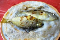 Bánh khoái cá kình chợ làng Chuồn