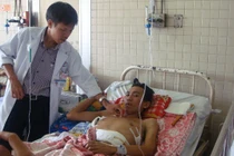 TP.HCM: Nát thực quản vì nổ bánh xe 