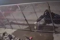 Video: Nghi vấn đổ xăng đốt nhà hàng xóm vì mâu thuẫn cá nhân