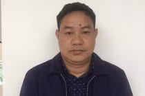 Đám cưới đốt pháo đỏ đường Hà Nội: Tạm giữ người trực tiếp đốt 