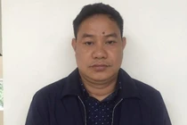 Đám cưới đốt pháo đỏ đường Hà Nội: Tạm giữ người trực tiếp đốt 